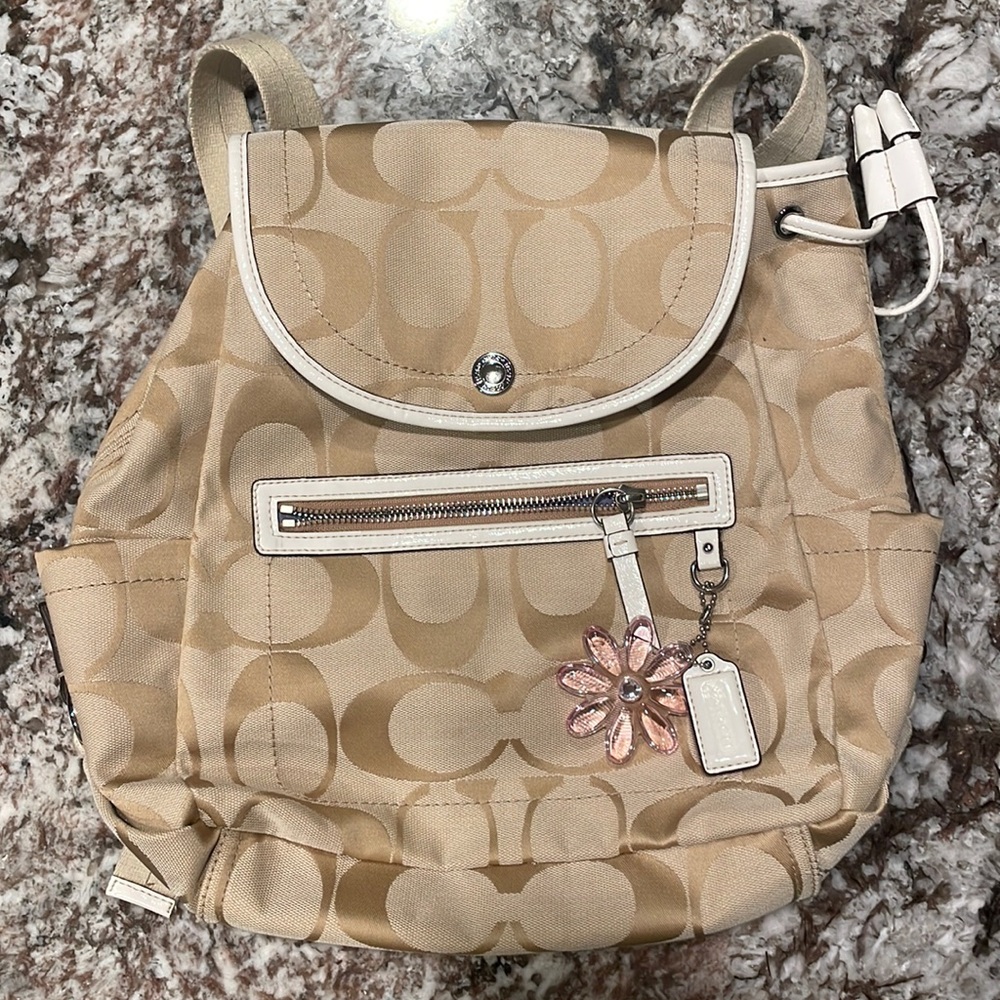 Coach Kyra Daisy Signature Backpack Beige & White